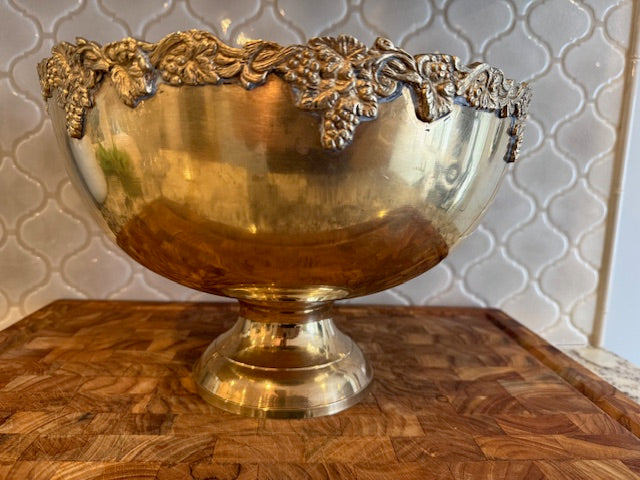 Vintage/antique large solid brass bowl.