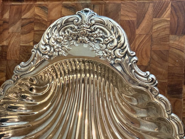Vintage Silver plate-plated shell shaped tray.
