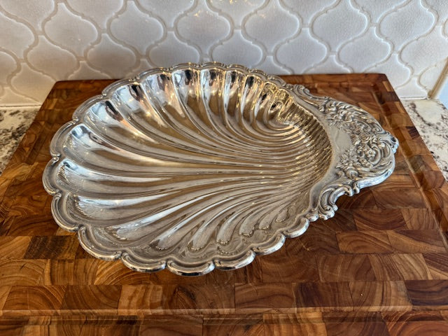 Vintage Silver plate-plated shell shaped tray.