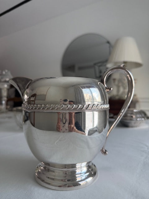 Vintage Sheridan silver plated on copper water pitcher with Victorian Bulbous roping.